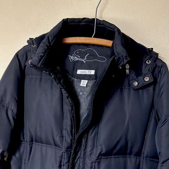 Quality Roots puffer Down coat size XL. Like new, with detachable hood - Picture 3 of 7